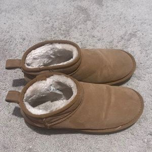 Mini Uggs Aspen brand